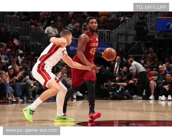 米切尔抖肩后撤步得手，骑士气势瞬间拉满