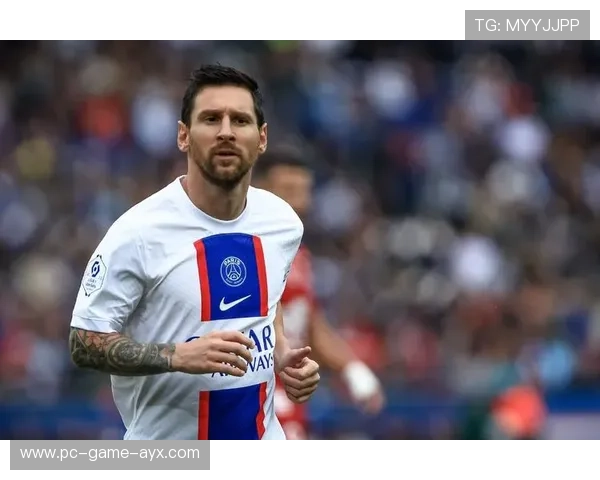 足球法甲挑射越门将精彩绝伦